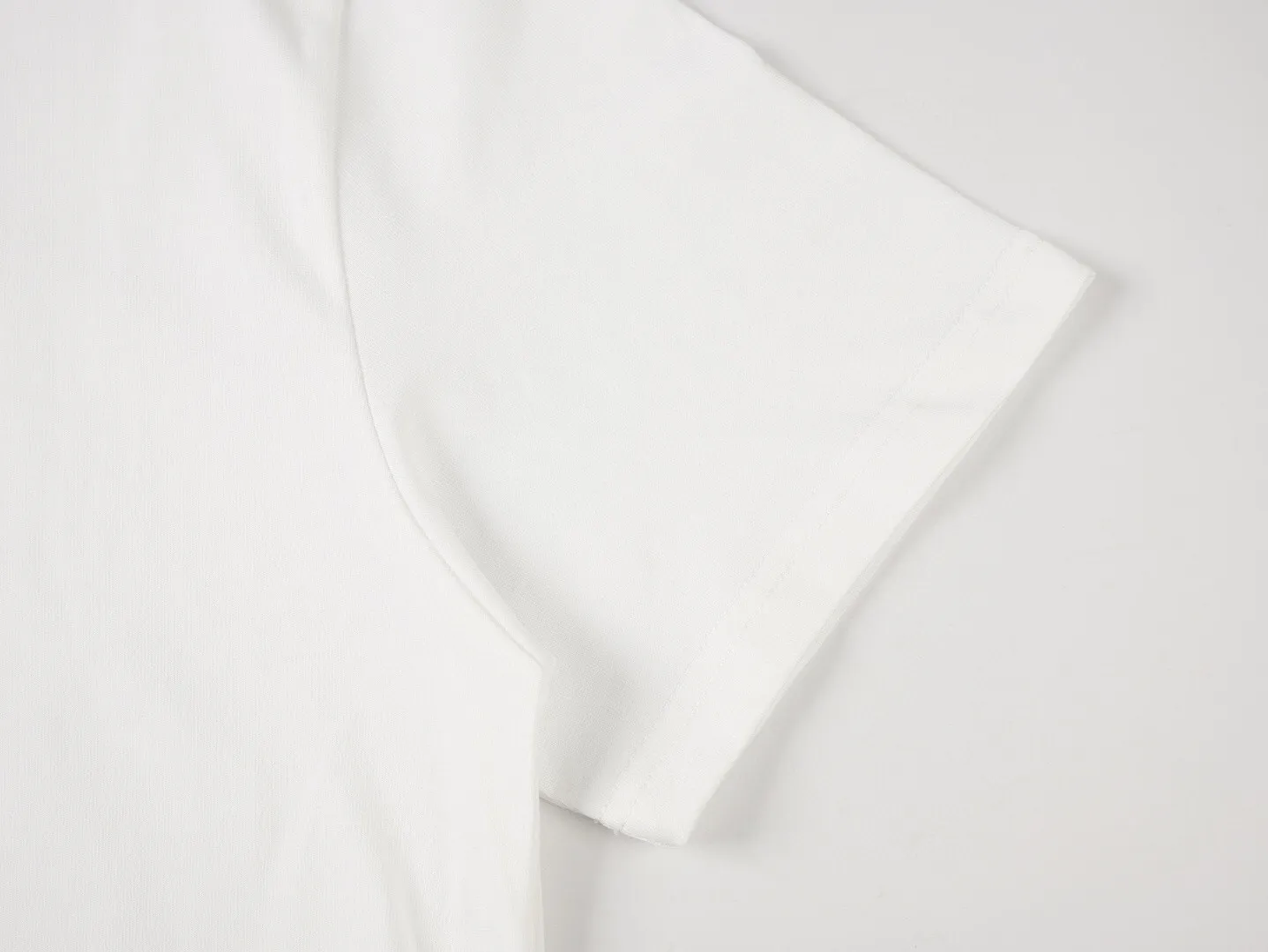 ：CH/ T ： 100% ： ： ：White Black Size：S M L XL XXL Same Style